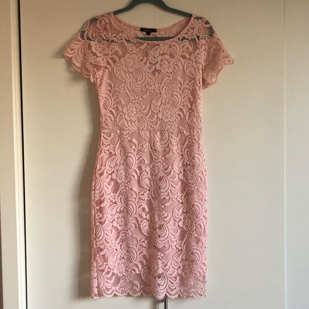 Pink Lace Bodycon dress 🌸